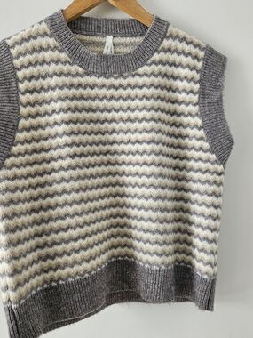 Dreamers Gray & Cream Striped Knit Sleeveless Sweater Vest